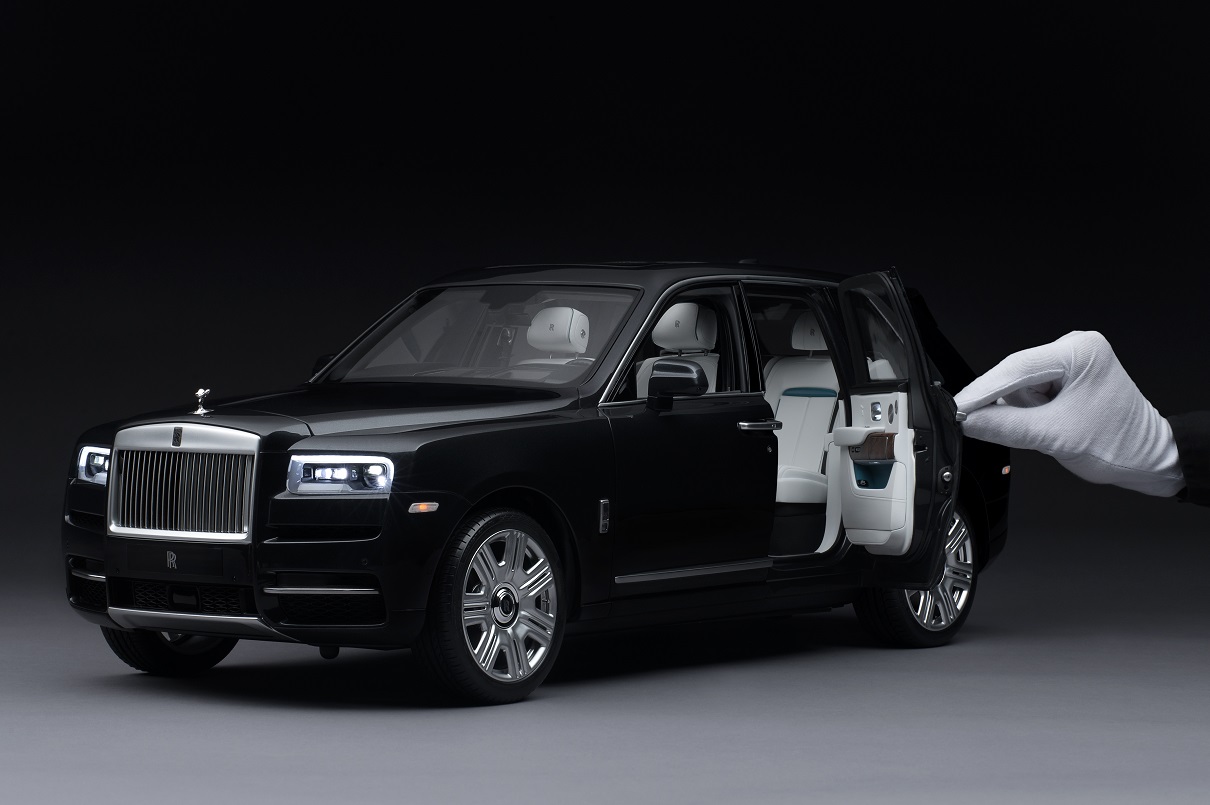 Игрушечный Rolls-Royce Cullinan оказался в три раза дороже Lada Granta