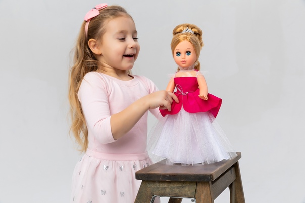 Как научить ребёнка играть в куклы? Как научить ребёнка играть в куклы?