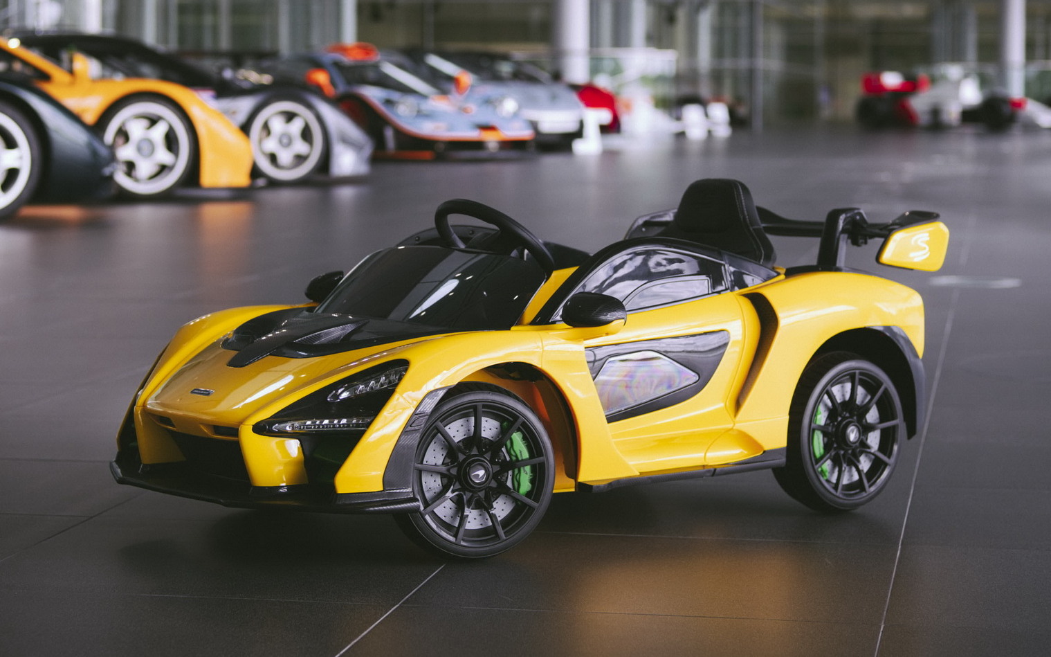 �������� McLaren Senna ���������� � ������� �������������