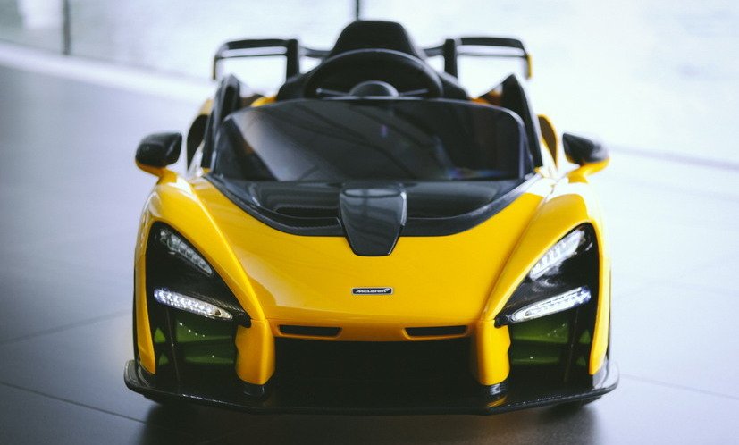 �������� McLaren Senna ���������� � ������� �������������