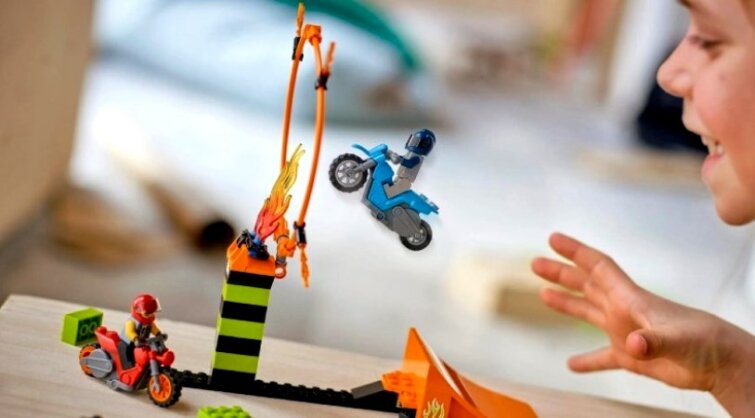 LEGO City Stuntz предоставляет детям возможность получить новый игровой опыт LEGO City Stuntz предоставляет детям возможность получить новый игровой опыт