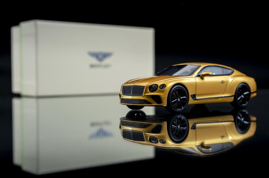 Bentley выпустила игрушечное купе по цене настоящего Sandero Bentley выпустила игрушечное купе по цене настоящего Sandero