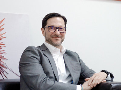Топ-менеджер издательства АСТ открыл детское издательство, выпускающее 3 млн книг в год Топ-менеджер издательства АСТ открыл детское издательство, выпускающее 3 млн книг в год