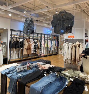 Елена Письменская (KIDS FASHION RETAIL): «Производители детской одежды адаптируются к изменениям рынка» Елена Письменская (KIDS FASHION RETAIL): «Производители детской одежды адаптируются к изменениям рынка»