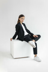 Bambi Management: ������, ��� ������ ��������