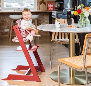 Яркий, как весна! Легендарный стульчик Tripp Trapp® от Stokke в красно-коричневом и мятно-зеленом цветах Яркий, как весна! Легендарный стульчик Tripp Trapp® от Stokke в красно-коричневом и мятно-зеленом цветах