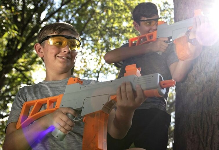 В США возник спор из-за патентов на игрушечные бластеры В США возник спор из-за патентов на игрушечные бластеры