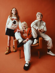 «Союзмультфильм» и Sela представили четвертый дроп одежды и аксессуаров с героями «золотой коллекции» «Союзмультфильм» и Sela представили четвертый дроп одежды и аксессуаров с героями «золотой коллекции»