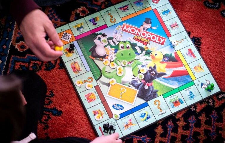 �������� �� ������� ����� Hasbro, ������������� ������� ������� � ���������� ������� � �������