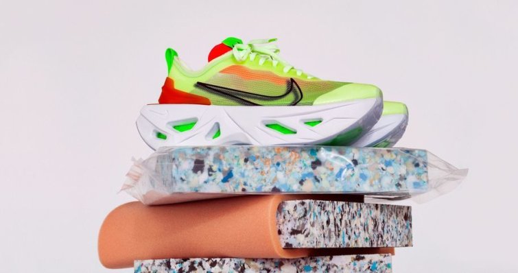 Покрытия для детских площадок сделают из старых кроссовок Nike Покрытия для детских площадок сделают из старых кроссовок Nike