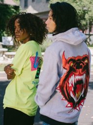 Бренд The Hundreds выпустил коллекцию в честь 35-летия фильма «Назад в будущее» Бренд The Hundreds выпустил коллекцию в честь 35-летия фильма «Назад в будущее»
