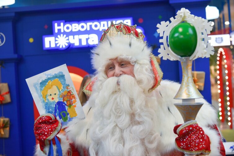Дед Мороз открыл новогоднюю почту в Центральном детском магазине в Москве Дед Мороз открыл новогоднюю почту в Центральном детском магазине в Москве